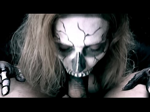 ❤️ Demonska djevojka siše kurac svojim crnim ustima i guta spermu. ❌ Porno u pornografiji bs.xxxdl.ru